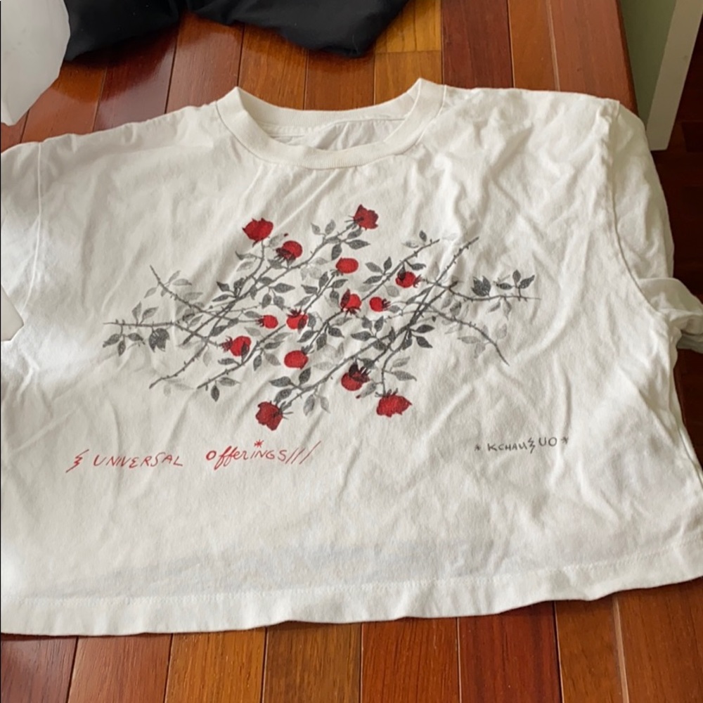 White cropped tee shirt